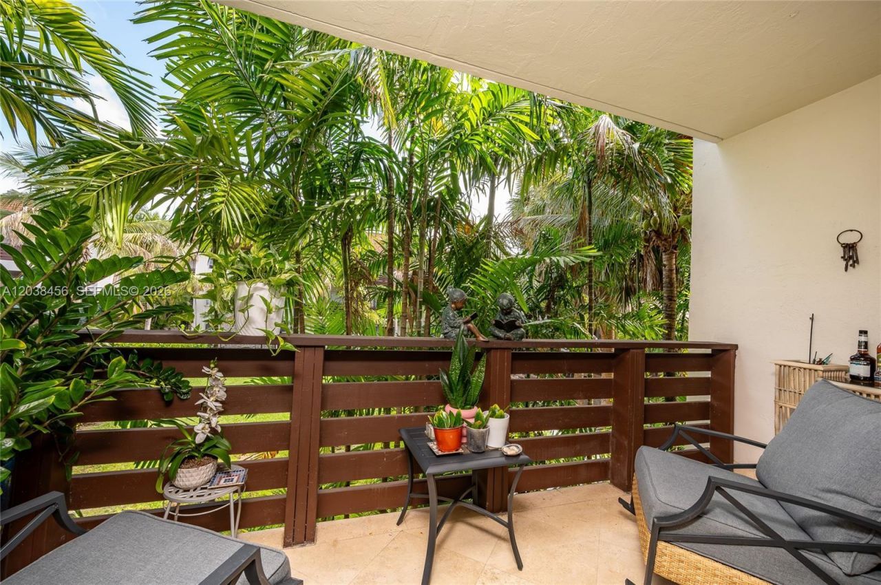 7483 SW 82nd St , Unit A206, Miami, FL 33143 Photo