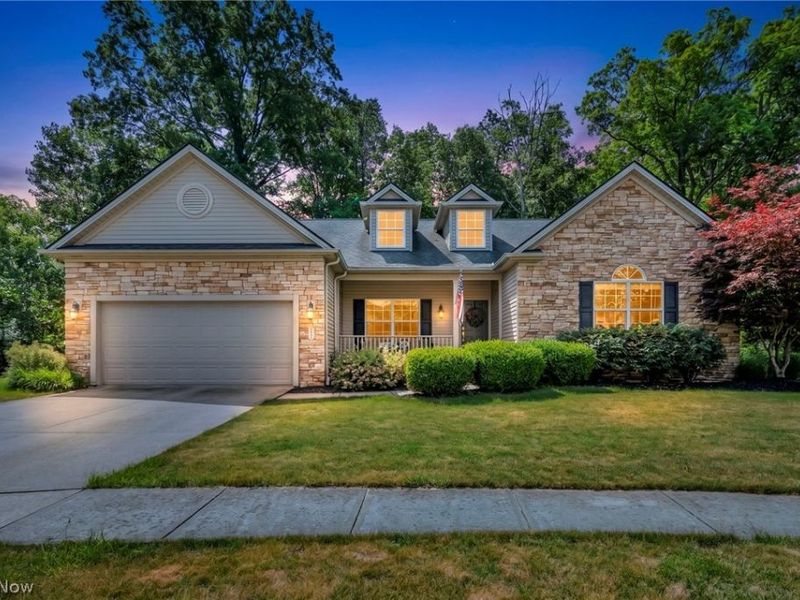 880 Shadow Creek Trail, Amherst, OH 44001 Photo 2