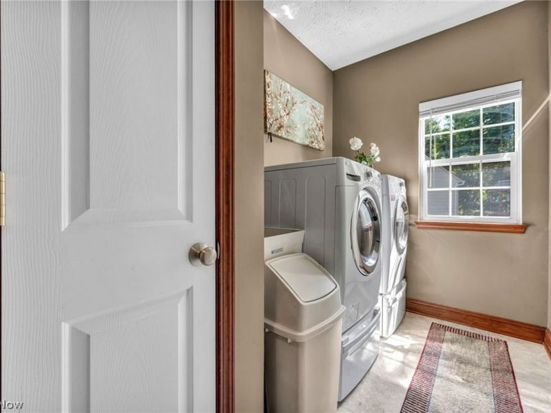 880 Shadow Creek Trail, Amherst, OH 44001 Photo 23