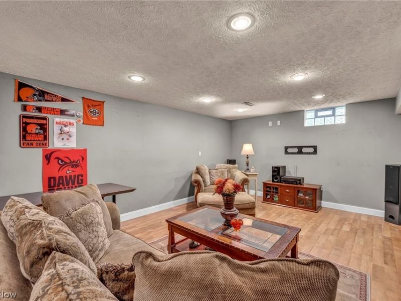 880 Shadow Creek Trail, Amherst, OH 44001 Photo 31