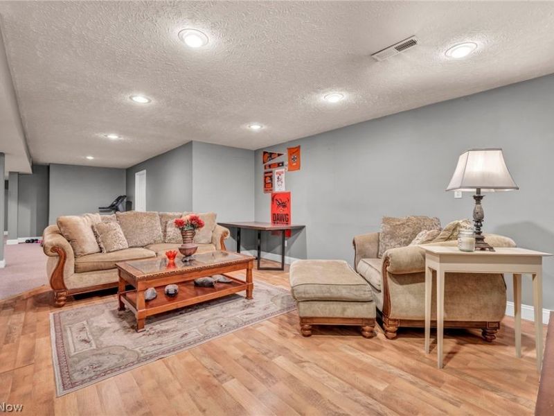 880 Shadow Creek Trail, Amherst, OH 44001 Photo 32