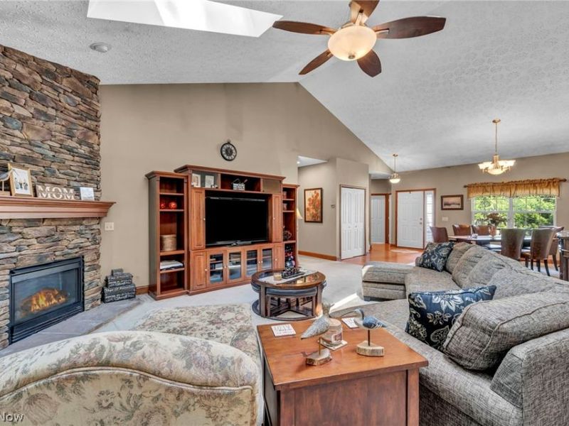880 Shadow Creek Trail, Amherst, OH 44001 Photo 4
