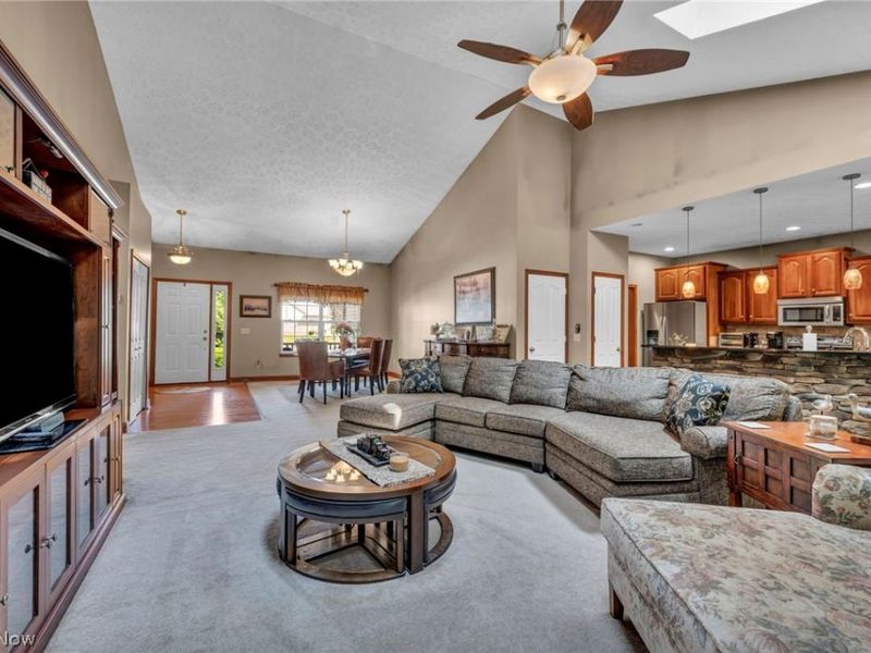 880 Shadow Creek Trail, Amherst, OH 44001 Photo 6
