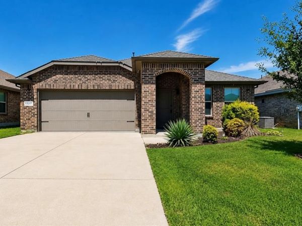 2216 Sadlers Creek Lane , Fort Worth, TX 76108