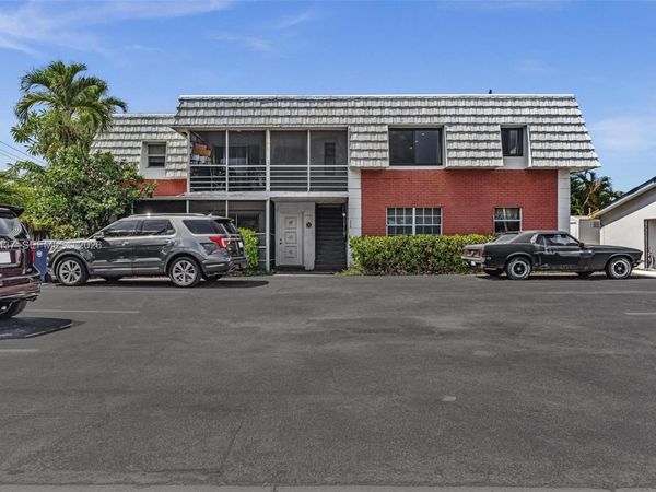 1924 NE 26th St , Unit 4, Wilton Manors, FL 33305