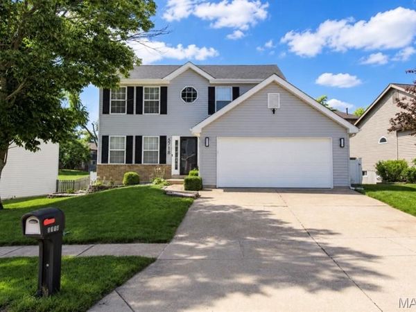 5718 Briarwood Estates Drive, Oakville, MO 63129