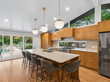 707 Bondstone Drive, Dallas, TX 75218