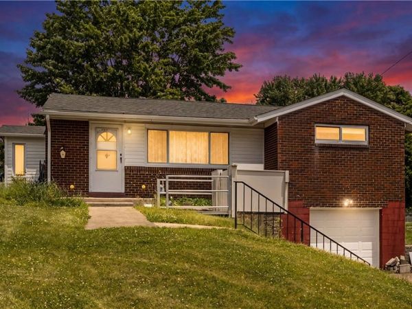 203 Burch Dr, Coraopolis, PA 15108