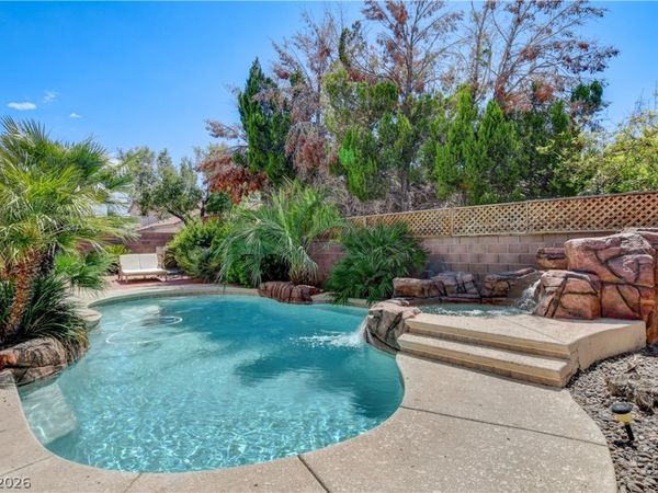 8433 Brookline Court , Las Vegas, NV 89123