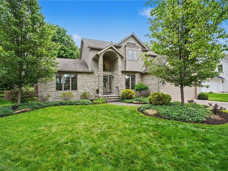 10143 Bissell Drive, Twinsburg, OH 44087 Photo 2