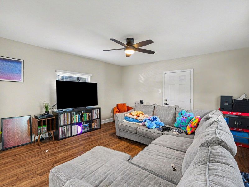 325 W 9th Street, Covington, KY 41011 Photo 3