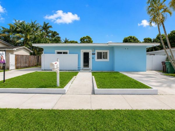 572 E 38th St, Hialeah, FL 33013
