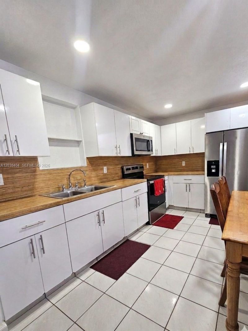 572 E 38th St, Hialeah, FL 33013 Photo