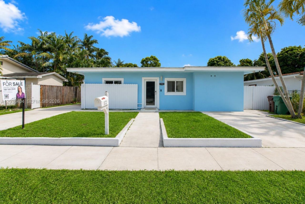 572 E 38th St, Hialeah, FL 33013 Photo