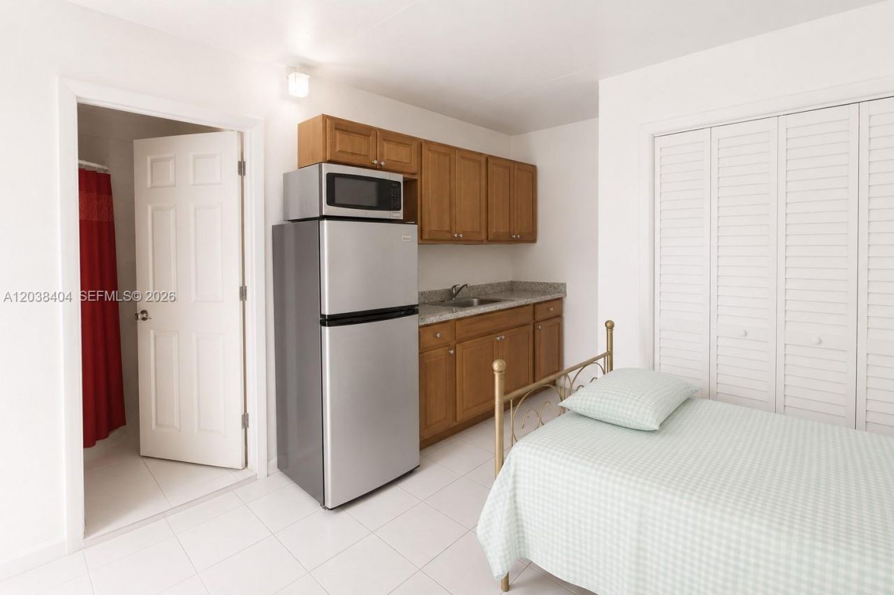 572 E 38th St, Hialeah, FL 33013 Photo