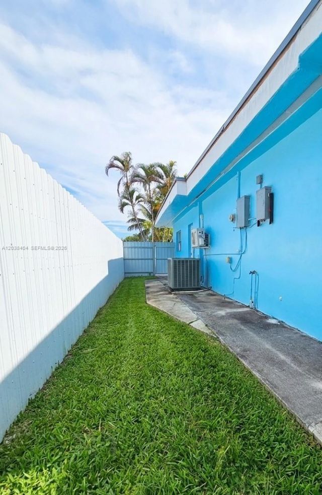 572 E 38th St, Hialeah, FL 33013 Photo
