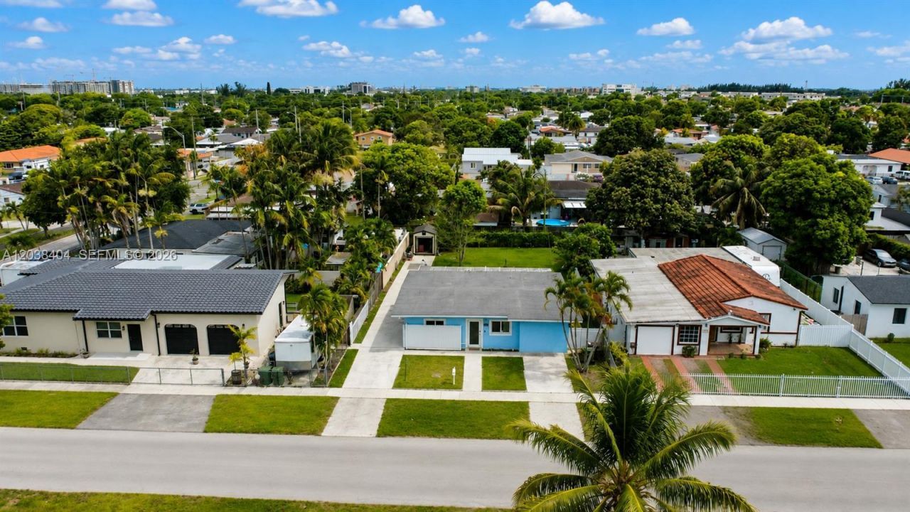 572 E 38th St, Hialeah, FL 33013 Photo