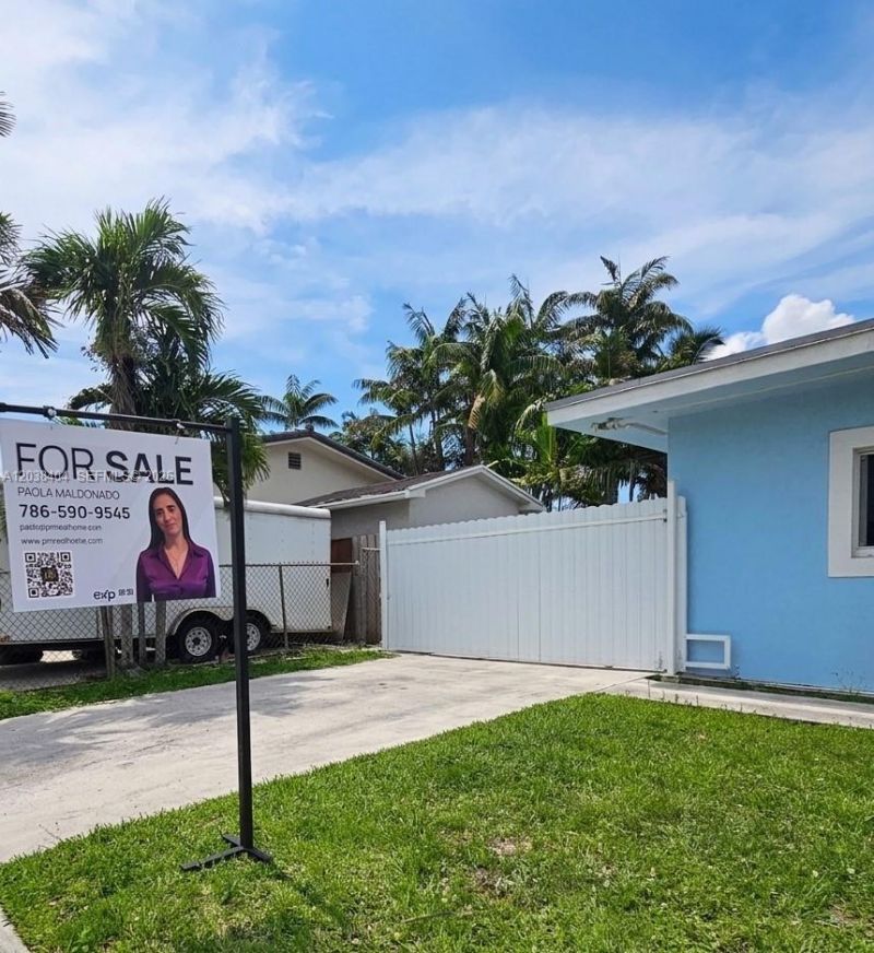 572 E 38th St, Hialeah, FL 33013 Photo