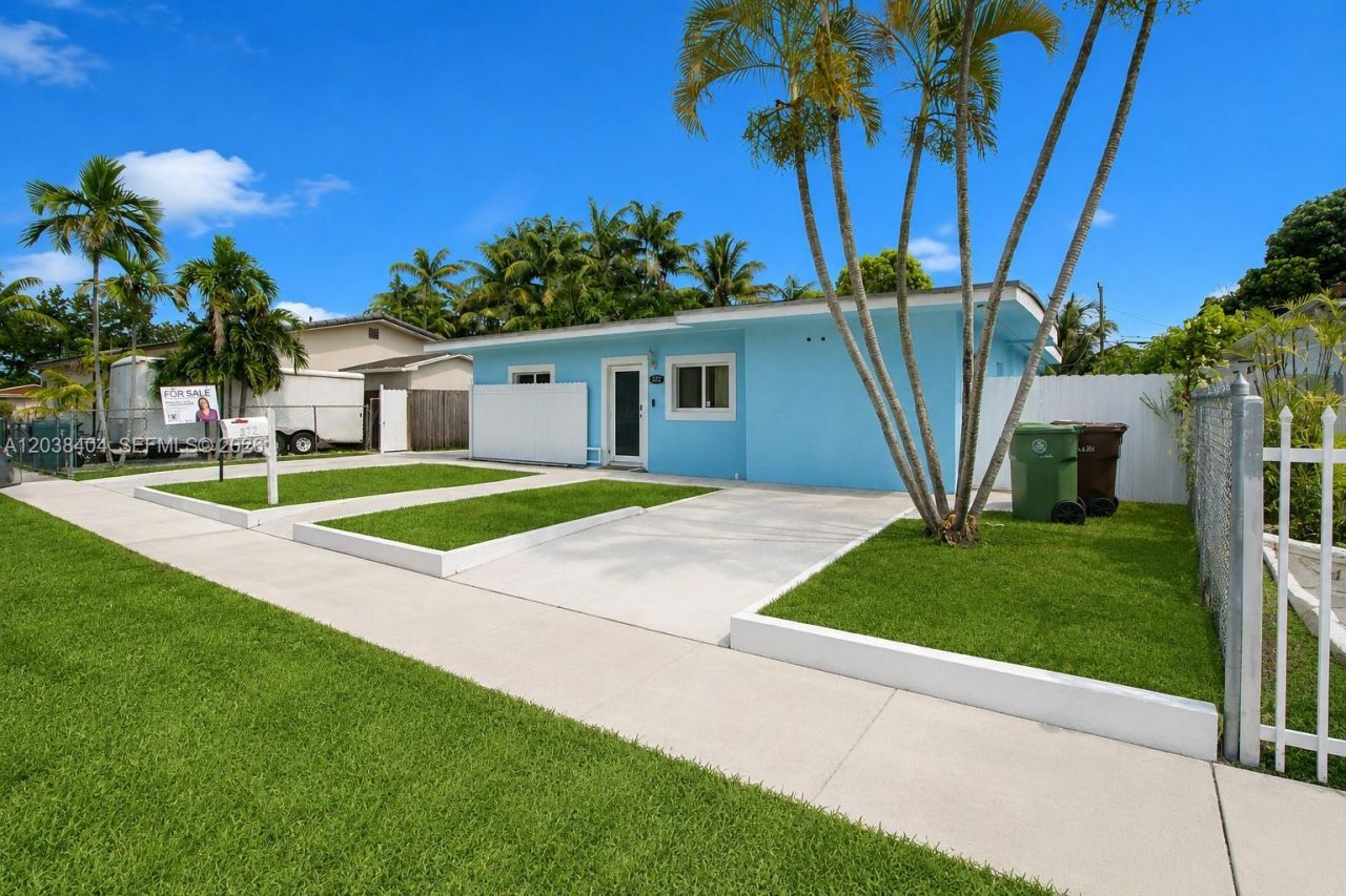 572 E 38th St, Hialeah, FL 33013 Photo