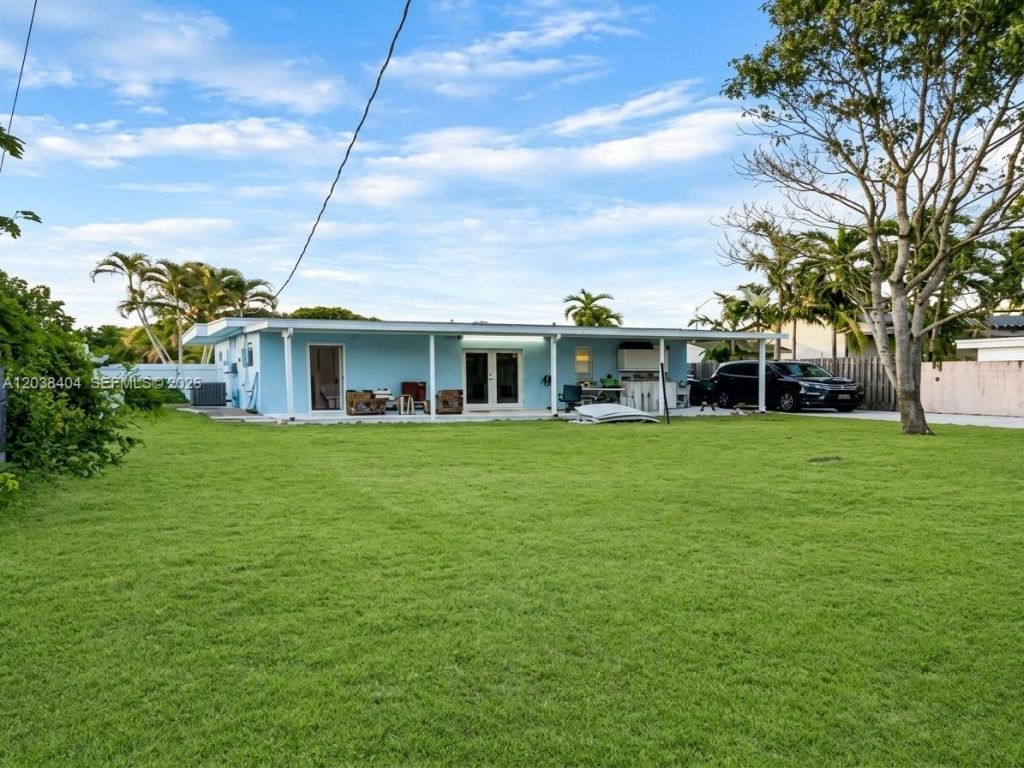 572 E 38th St, Hialeah, FL 33013 Photo