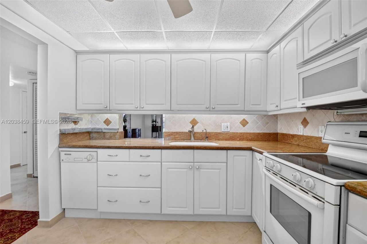 2615 NE 1st Ct , Unit 303, Boynton Beach, FL 33435 Photo