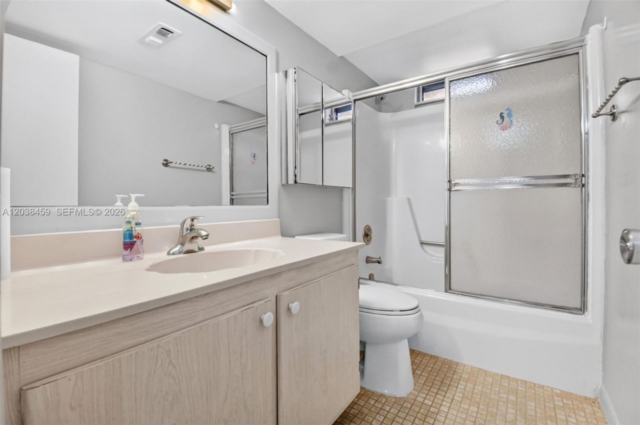2615 NE 1st Ct , Unit 303, Boynton Beach, FL 33435 Photo