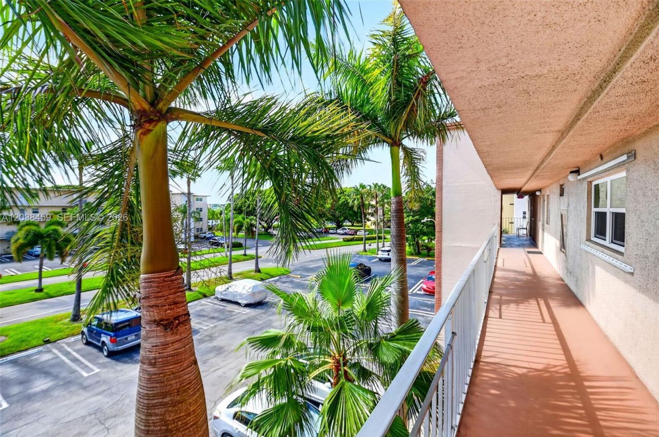 2615 NE 1st Ct , Unit 303, Boynton Beach, FL 33435 Photo
