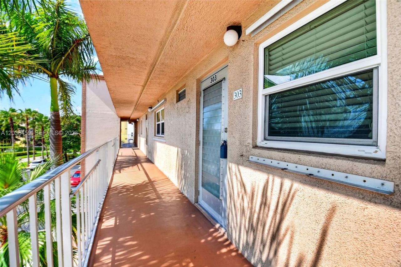 2615 NE 1st Ct , Unit 303, Boynton Beach, FL 33435 Photo