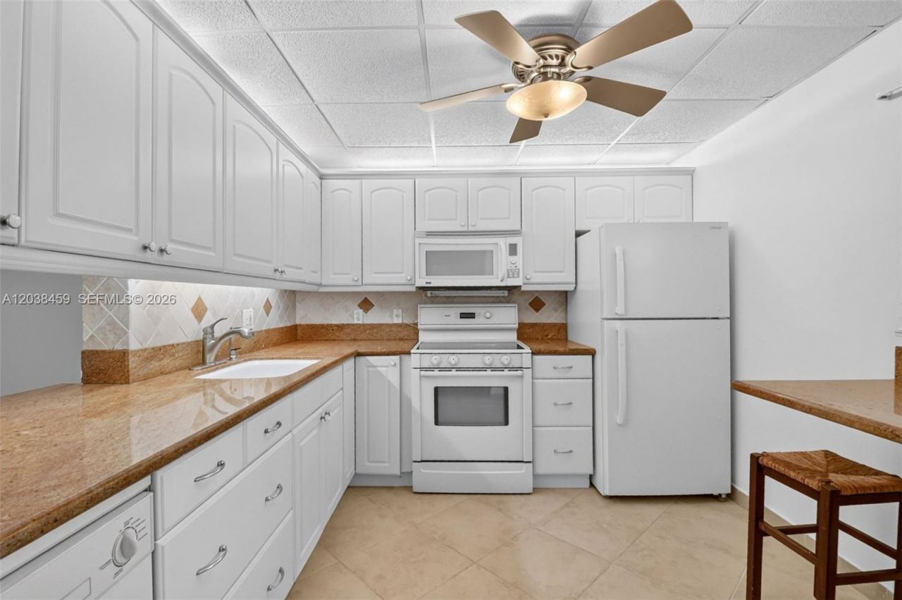 2615 NE 1st Ct , Unit 303, Boynton Beach, FL 33435 Photo