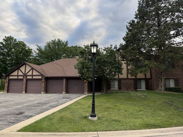 1756 Plymouth Court, Unit B, Wheaton, IL 60189
