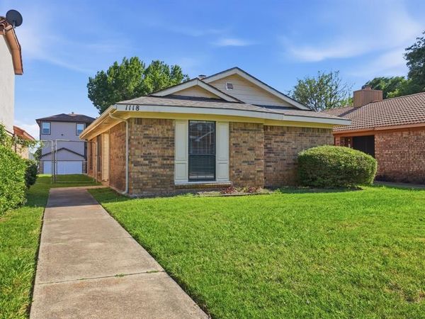 1118 Sandalwood Lane , DeSoto, TX 75115