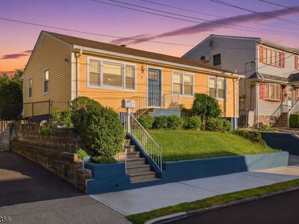 8 West St, North Arlington, NJ 07031