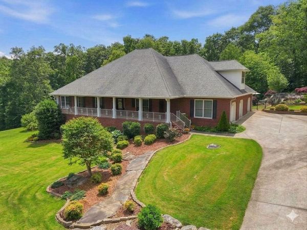 1019 Sandstone Terrace, Soddy Daisy, TN 37379
