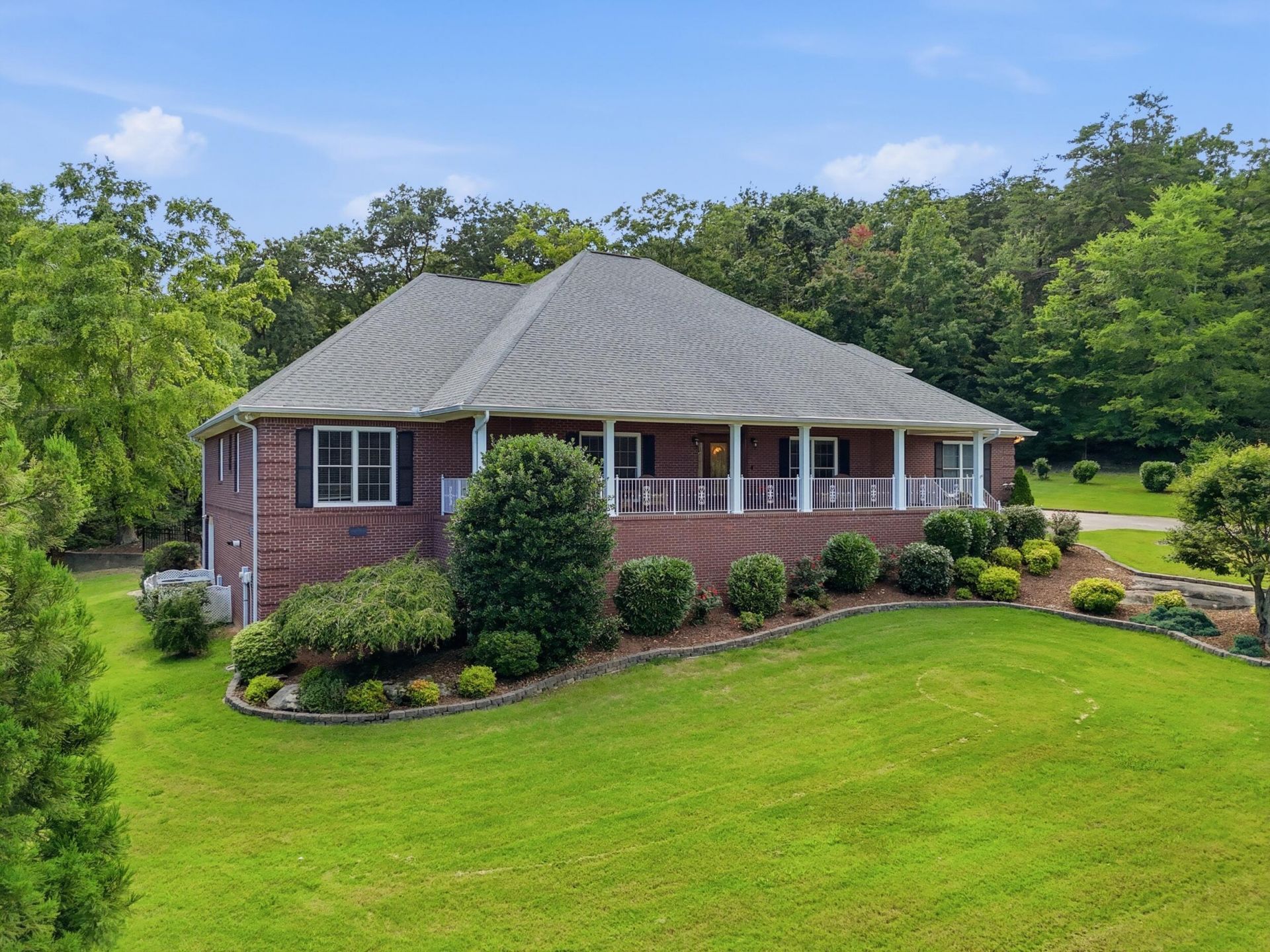 1019 Sandstone Terrace Soddy Daisy, TN 37379