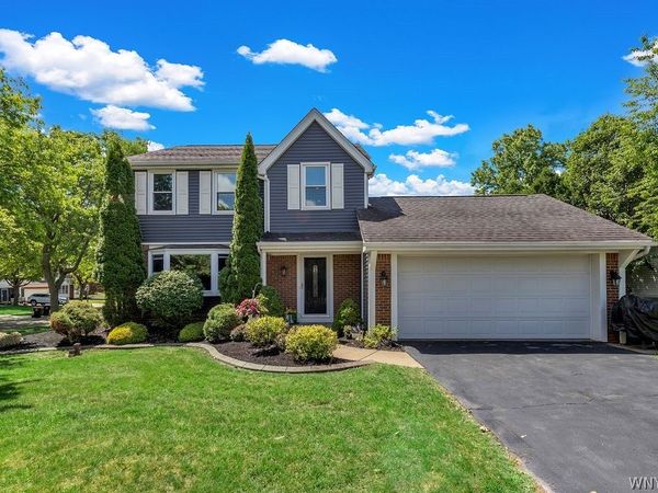 2 Birchwood Cmn., Lancaster, NY 14086