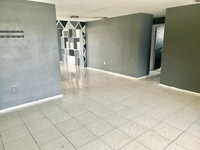 2400 NW 85th Avenue, Sunrise, FL 33322 Photo