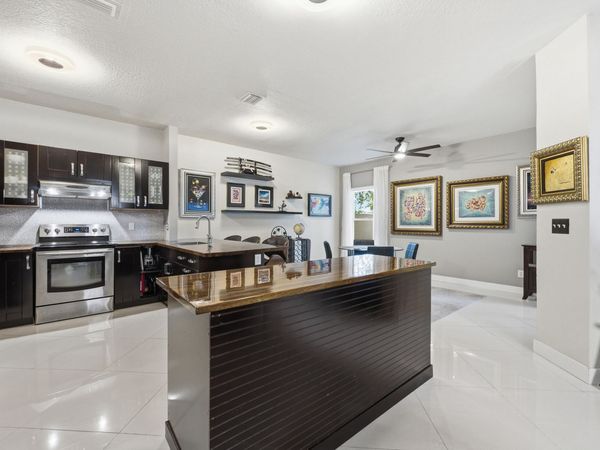 5673 NW 117th Avenue, Coral Springs, FL 33076