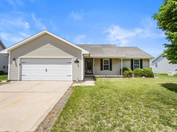 602 Wingstem Drive , St. Joseph, IL 61873