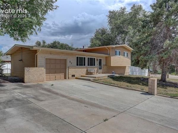 27 N Amherst Street, Colorado Springs, CO 80911