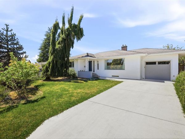 3026 Larkdowne Rd , Oak Bay, BC V8R 5N2
