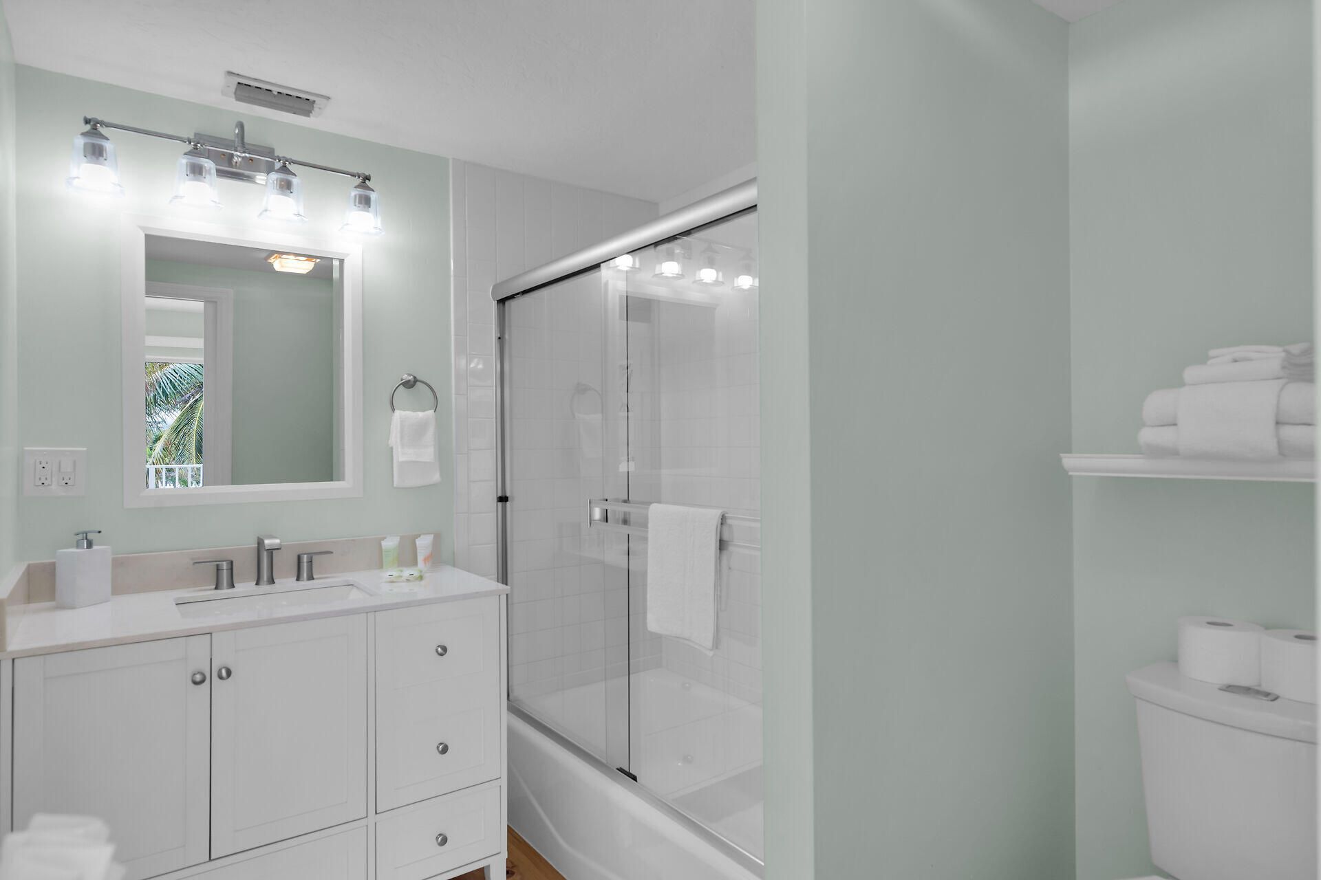 315 E Ocean Drive, Key Colony, FL 33051 Photo