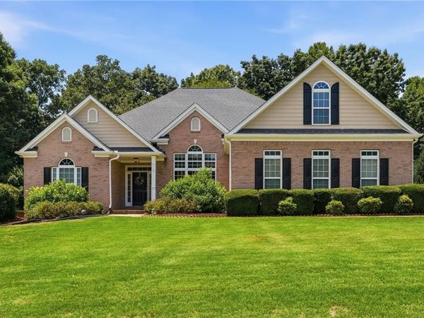 139 Montvale Drive, Hoschton, GA 30548