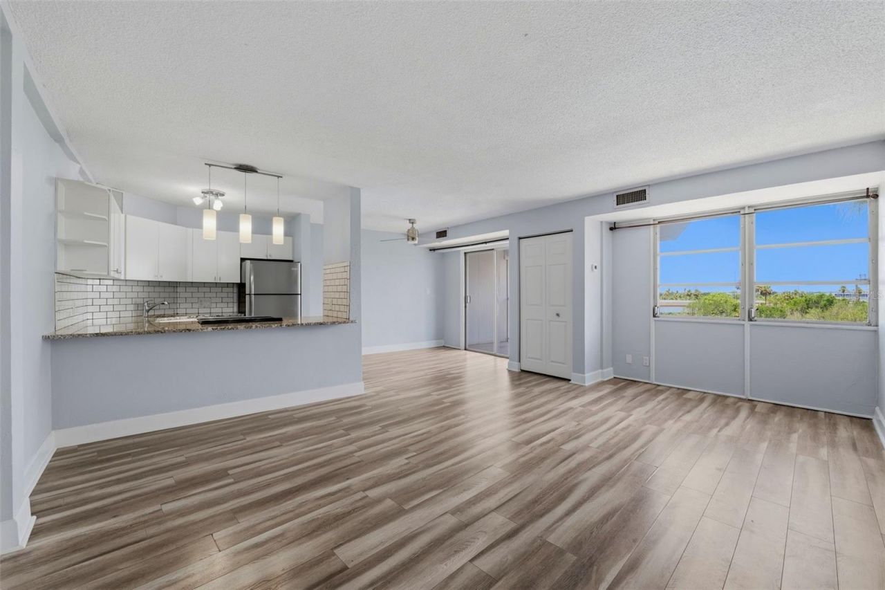 3315 58th Avenue S, Unit 615, Saint Petersburg, FL 33712 Photo