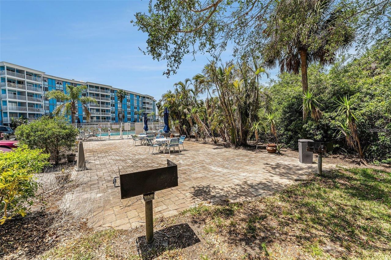 3315 58th Avenue S, Unit 615, Saint Petersburg, FL 33712 Photo