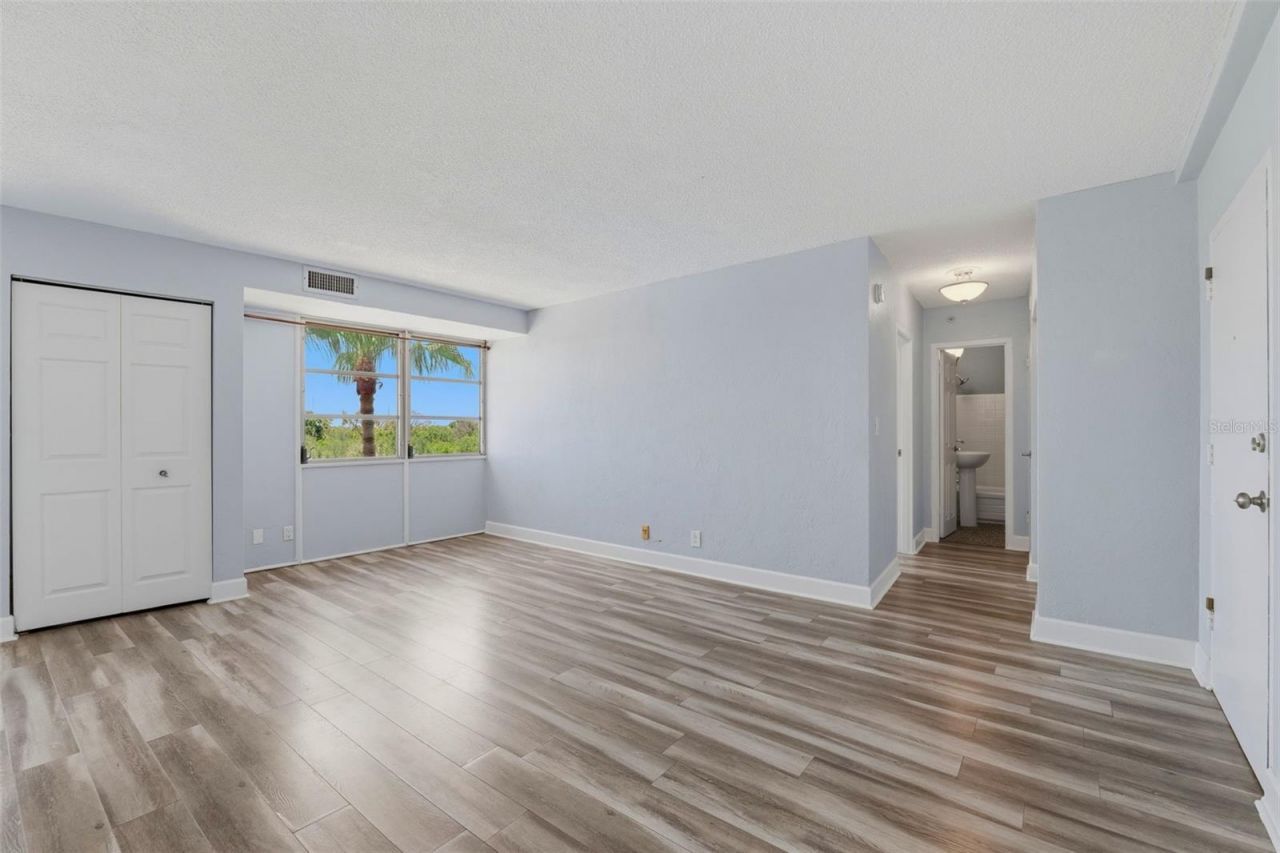 3315 58th Avenue S, Unit 615, Saint Petersburg, FL 33712 Photo