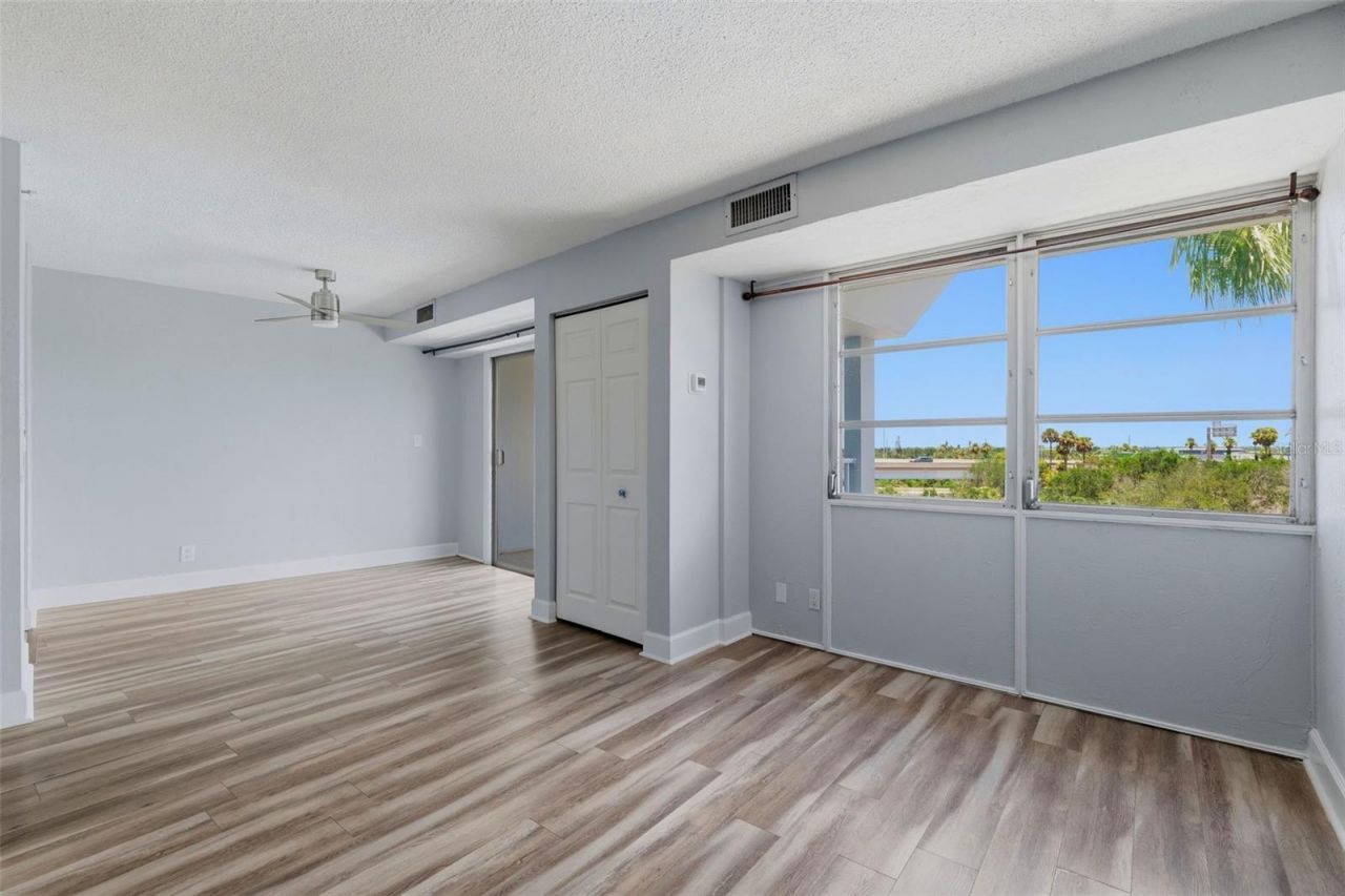 3315 58th Avenue S, Unit 615, Saint Petersburg, FL 33712 Photo