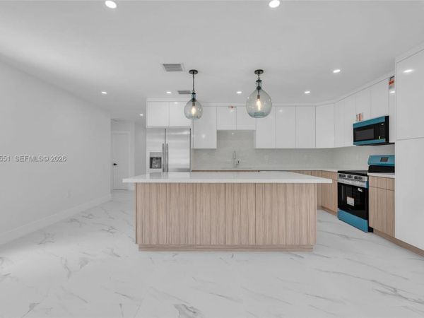 19425 NW 39th Ave , Miami Gardens, FL 33055