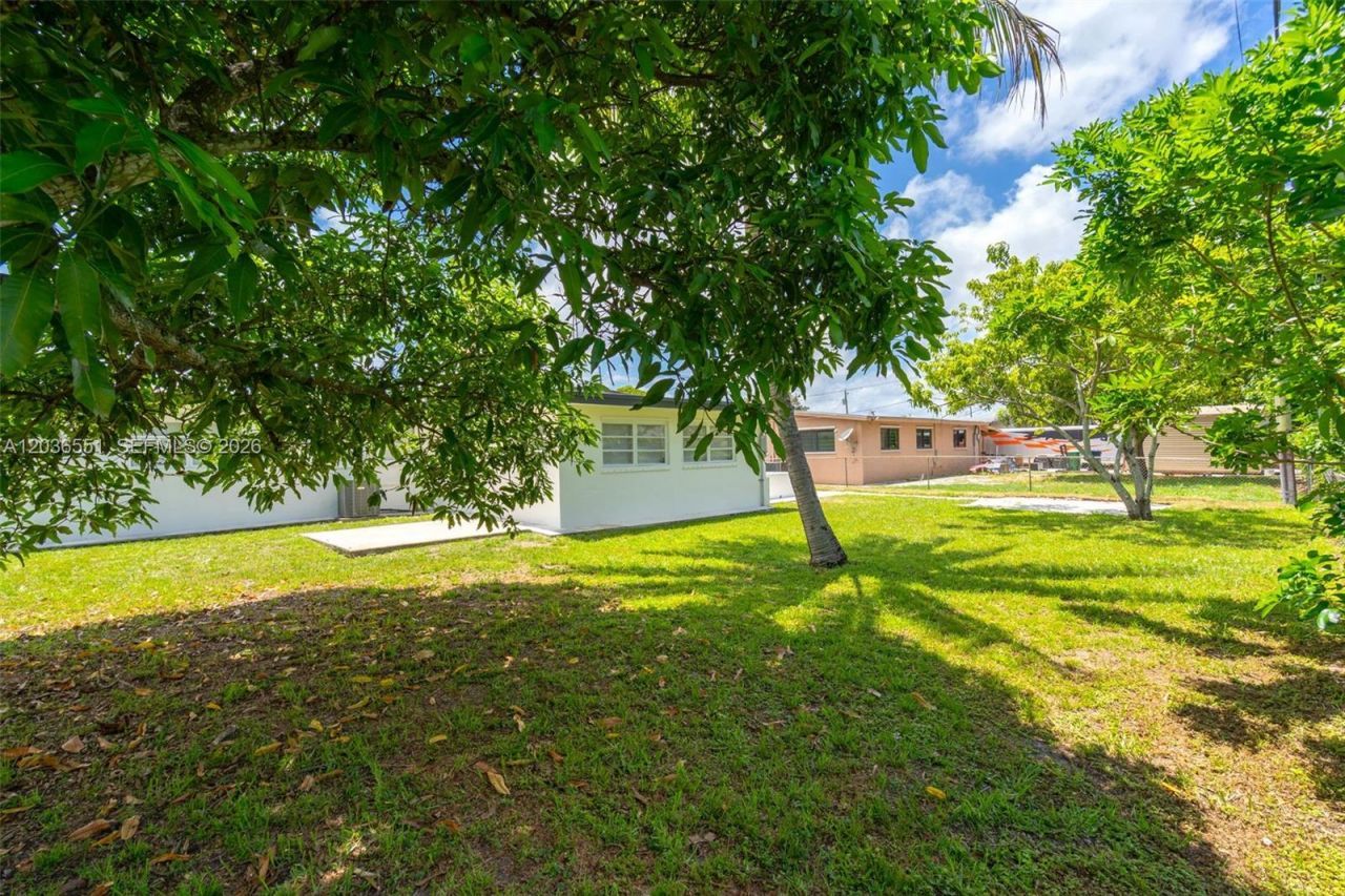 19425 NW 39th Ave, Miami Gardens, FL 33055 Photo