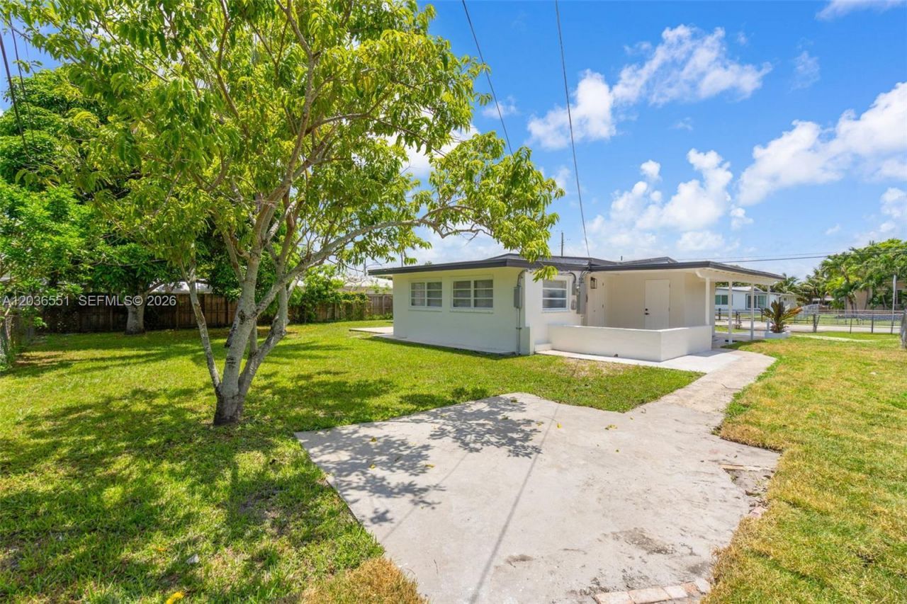 19425 NW 39th Ave, Miami Gardens, FL 33055 Photo