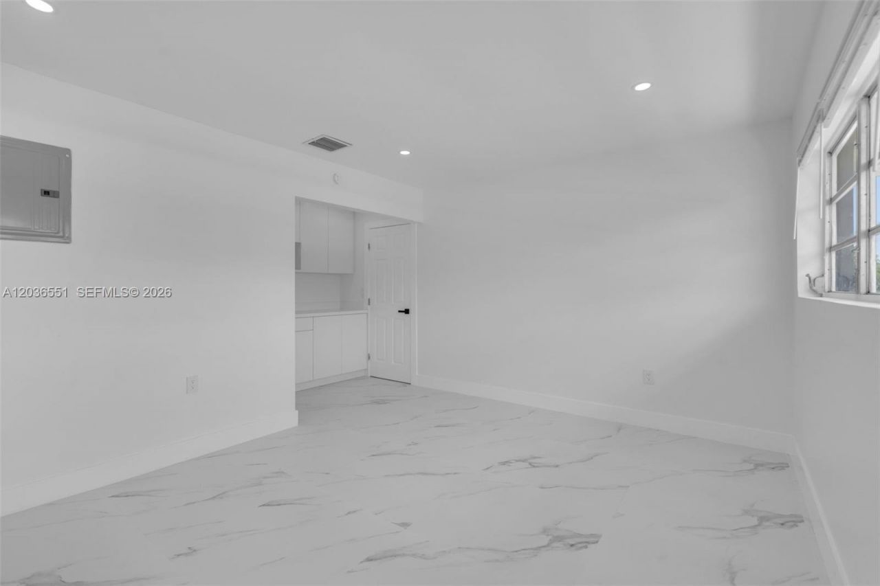 19425 NW 39th Ave, Miami Gardens, FL 33055 Photo